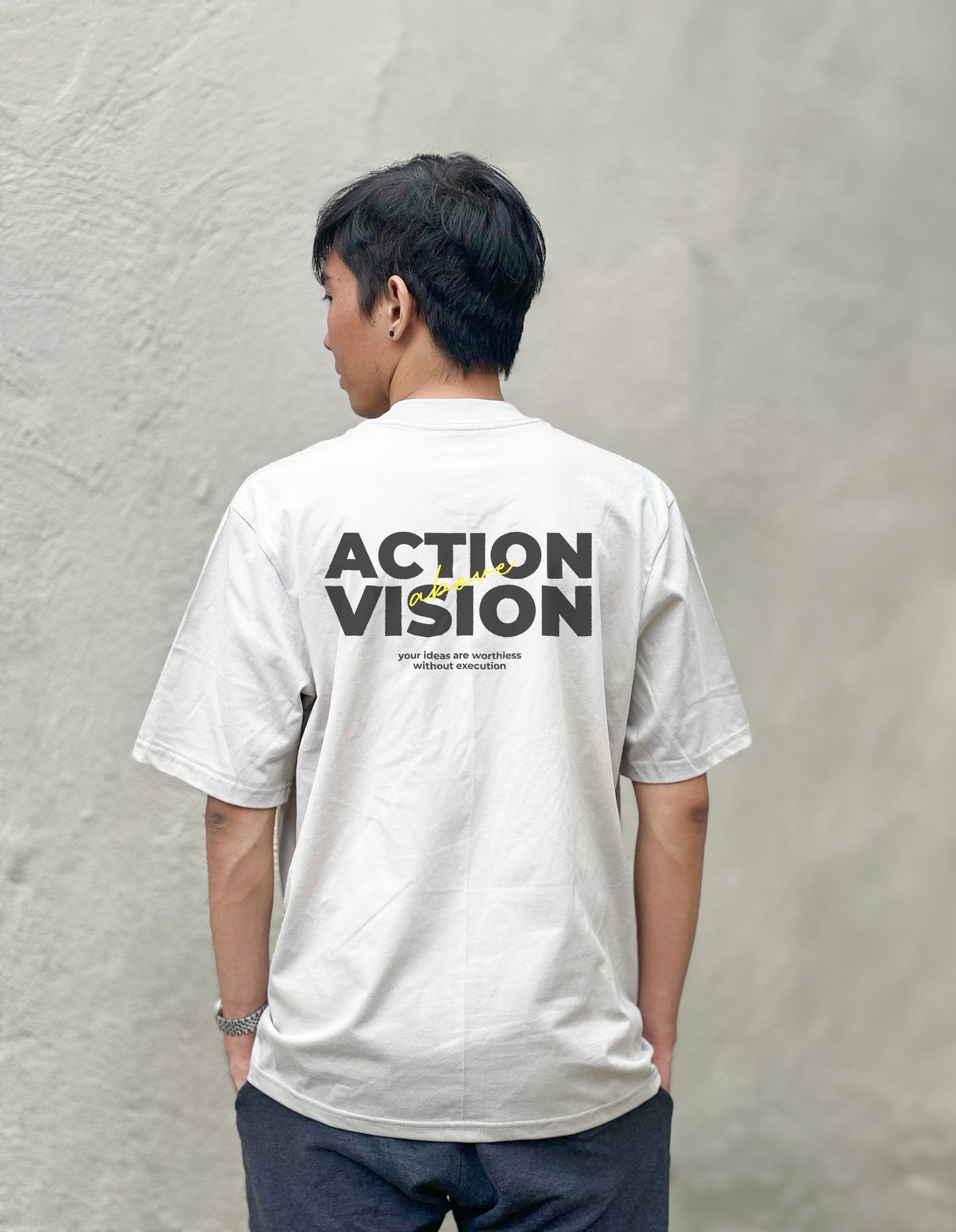 Action - Off white